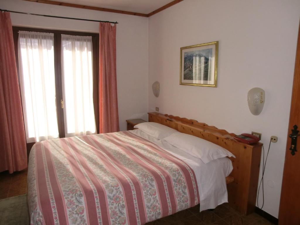 Hotel Piccolo Mondo Bormio Værelse billede