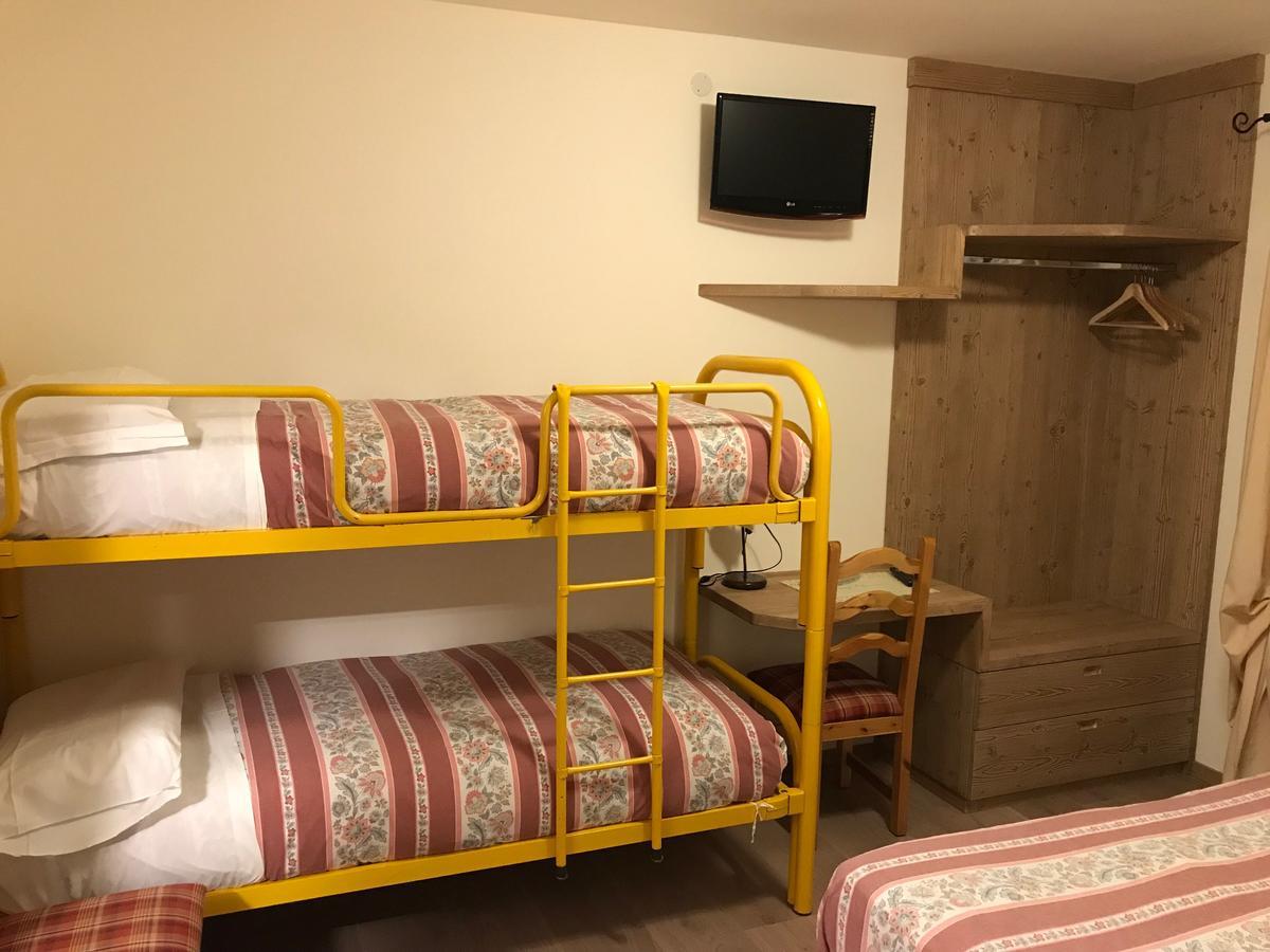 Hotel Piccolo Mondo Bormio Eksteriør billede